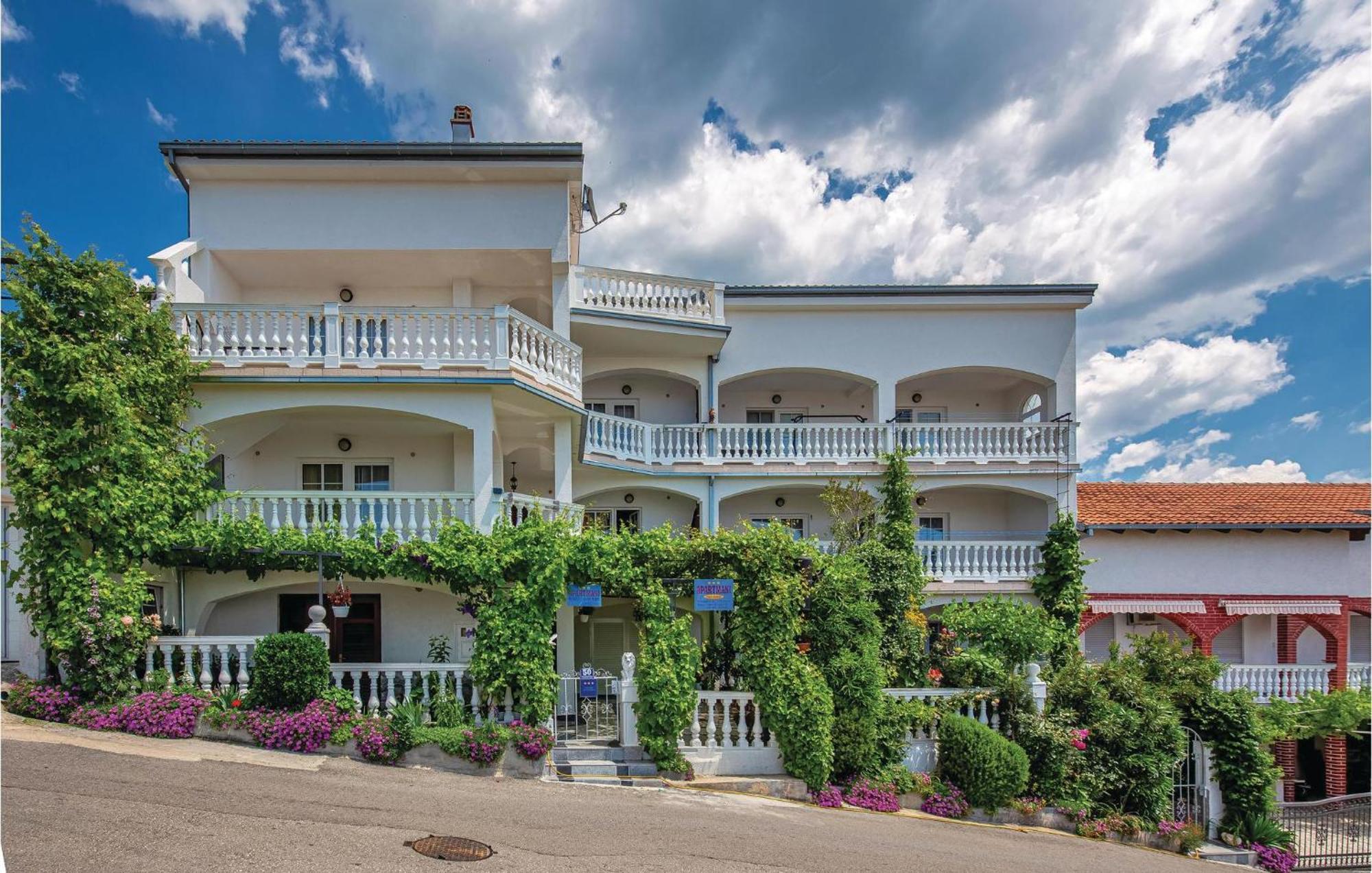 Stunning Apartment In Crikvenica With Wifi ภายนอก รูปภาพ