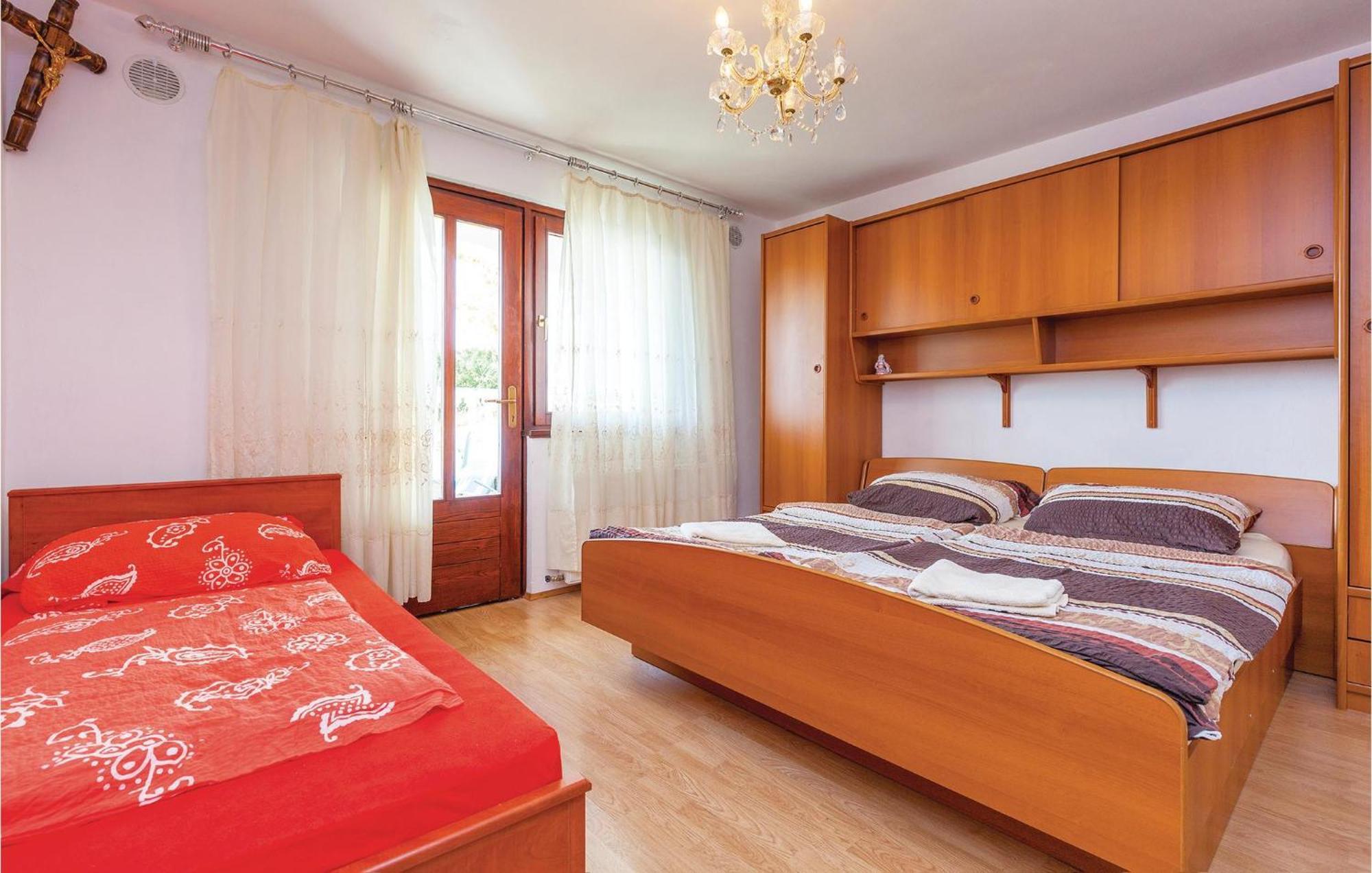 Stunning Apartment In Crikvenica With Wifi ภายนอก รูปภาพ